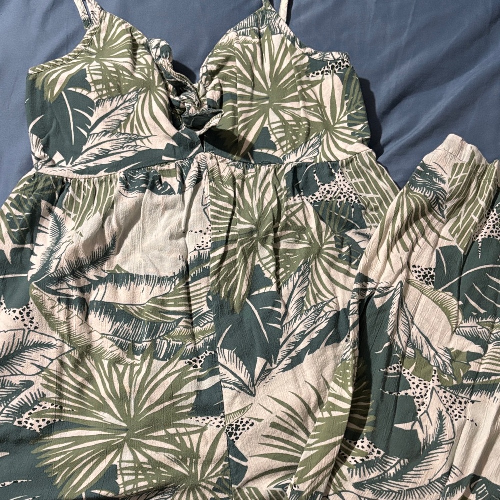 Aerie Green and Cream Smocked Top